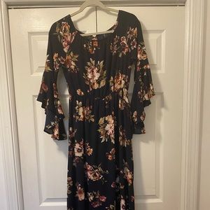 Darling maxi dress with bell sleeves